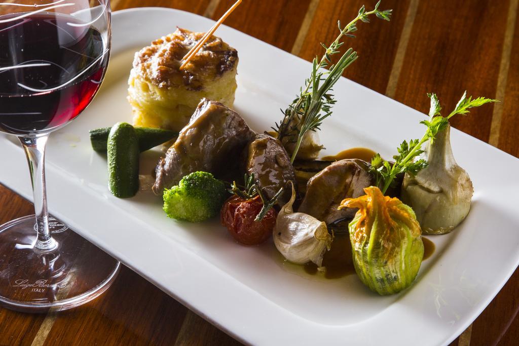 Hotel Restaurant Du Port 이브아르 외부 사진